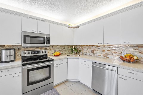 Купить кондоминиум в Коконат Крик, Флорида 1 комната, 99.41м2, № 1704120 - фото 11