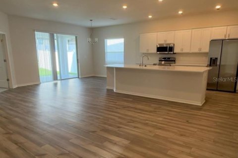 House in Davenport, Florida 4 bedrooms, 188.5 sq.m. № 2379304 - photo 4