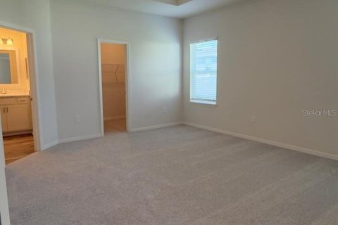 House in Davenport, Florida 4 bedrooms, 188.5 sq.m. № 2379304 - photo 8