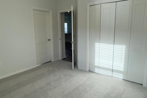 House in Davenport, Florida 4 bedrooms, 188.5 sq.m. № 2379304 - photo 15