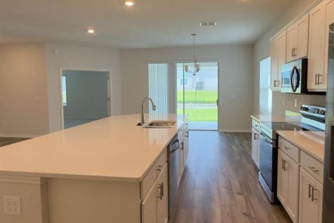 House in Davenport, Florida 4 bedrooms, 188.5 sq.m. № 2379304 - photo 5