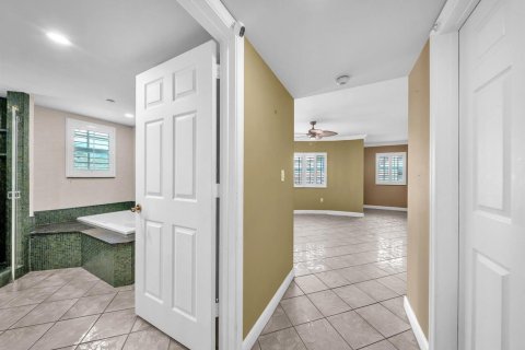 Condo in Fort Lauderdale, Florida, 1 bedroom  № 2254602 - photo 21