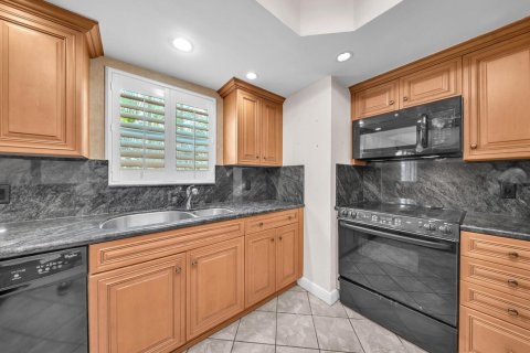 Condo in Fort Lauderdale, Florida, 1 bedroom  № 2254602 - photo 16