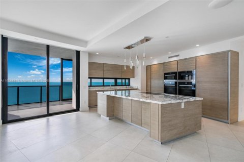 Copropriété à louer à Sunny Isles Beach, Floride: 3 chambres, 294.59 m2 № 1374298 - photo 12