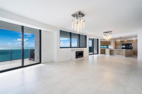 Copropriété à louer à Sunny Isles Beach, Floride: 3 chambres, 294.59 m2 № 1374298 - photo 4