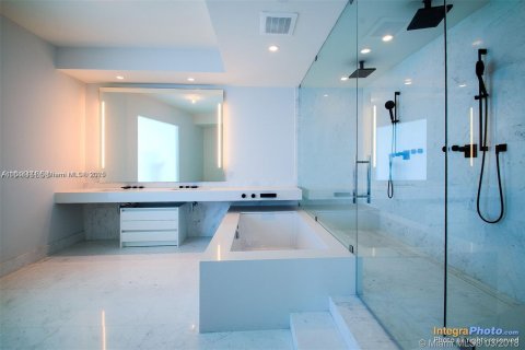Copropriété à louer à Sunny Isles Beach, Floride: 3 chambres, 294.59 m2 № 1374298 - photo 11
