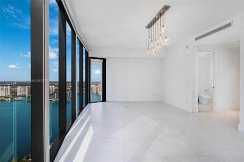 Copropriété à louer à Sunny Isles Beach, Floride: 3 chambres, 294.59 m2 № 1374298 - photo 16