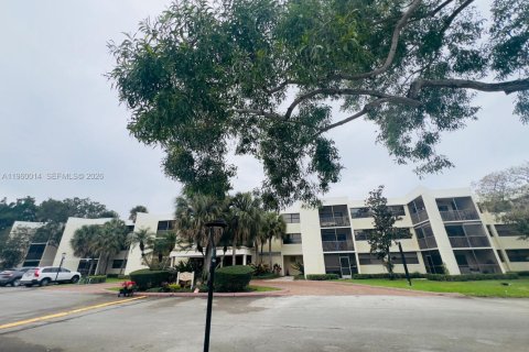 Condo in Weston, Florida, 2 bedrooms  № 2020278 - photo 4