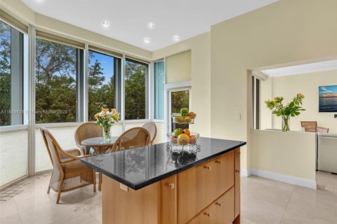 Adosado en venta en Sunny Isles Beach, Florida, 3 dormitorios, 350.61 m2 № 1777692 - foto 16