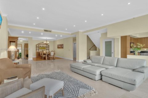 Adosado en venta en Sunny Isles Beach, Florida, 3 dormitorios, 350.61 m2 № 1777692 - foto 8