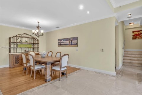 Adosado en venta en Sunny Isles Beach, Florida, 3 dormitorios, 350.61 m2 № 1777692 - foto 5