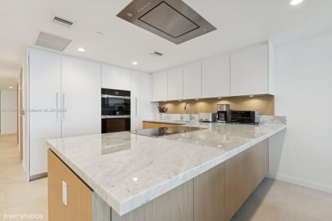 Condo in Bay Harbor Islands, Florida, 4 bedrooms  № 1596932 - photo 20