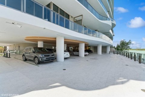 Condo in Bay Harbor Islands, Florida, 4 bedrooms  № 1596932 - photo 5