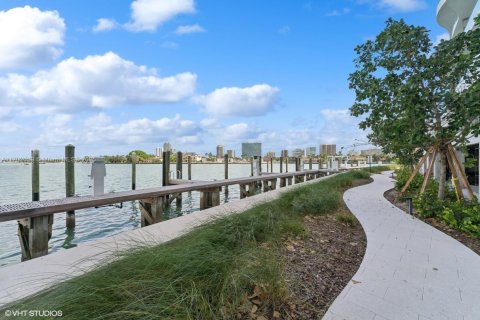 Condo in Bay Harbor Islands, Florida, 4 bedrooms  № 1596932 - photo 11