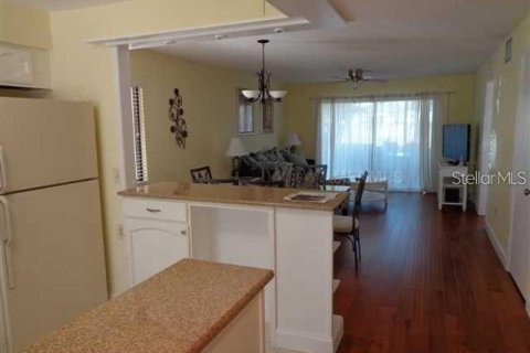 Condo in Sarasota, Florida, 2 bedrooms  № 1429439 - photo 6