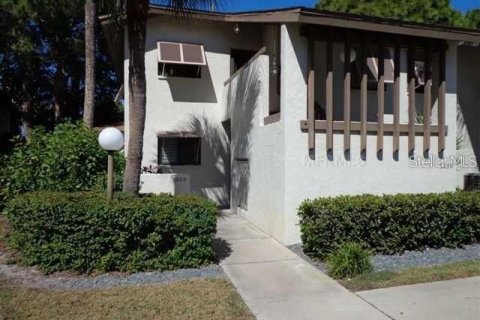 Condo in Sarasota, Florida, 2 bedrooms  № 1429439 - photo 1