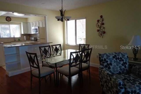 Condo in Sarasota, Florida, 2 bedrooms  № 1429439 - photo 5