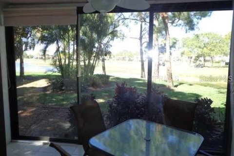 Condo in Sarasota, Florida, 2 bedrooms  № 1429439 - photo 11