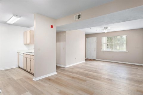 Copropriété à vendre à Gainesville, Floride: 2 chambres, 82.5 m2 № 2208969 - photo 4