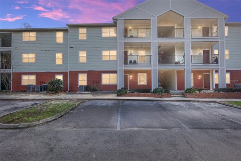 Condominio en Gainesville, Florida, 2 dormitorios № 2208969