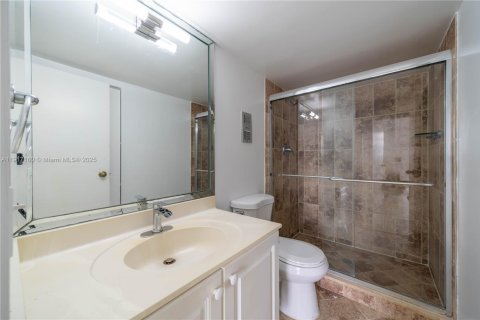 Condominio en alquiler en North Miami, Florida, 2 dormitorios, 92.62 m2 № 1972555 - foto 11
