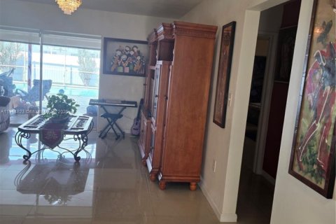 Villa ou maison à vendre à Miramar, Floride: 2 chambres, 122.17 m2 № 1970512 - photo 24