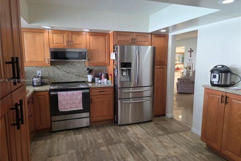 Villa ou maison à vendre à Miramar, Floride: 2 chambres, 122.17 m2 № 1970512 - photo 19