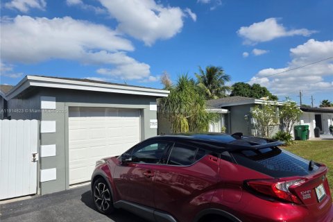 Villa ou maison à vendre à Miramar, Floride: 2 chambres, 122.17 m2 № 1970512 - photo 2