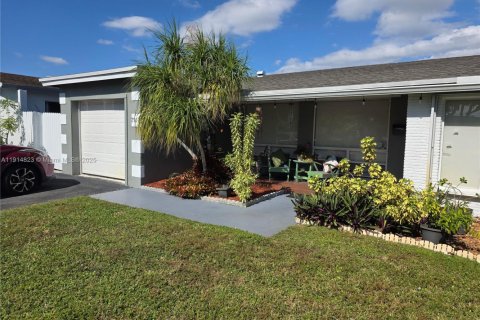 Villa ou maison à vendre à Miramar, Floride: 2 chambres, 122.17 m2 № 1970512 - photo 4