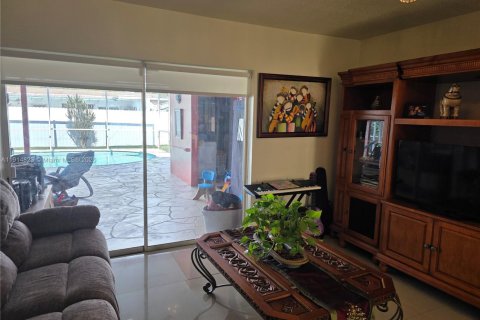 Villa ou maison à vendre à Miramar, Floride: 2 chambres, 122.17 m2 № 1970512 - photo 16