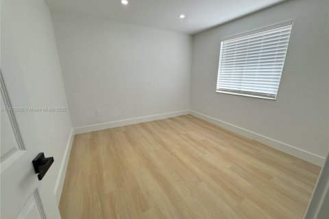 Снять в аренду кондоминиум в Хайалиа, Флорида 2 спальни, 80.82м2, № 1921243 - фото 10