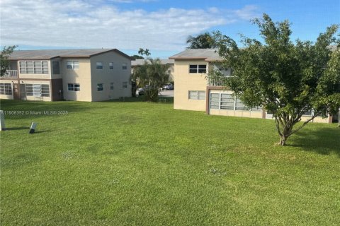 Copropriété à vendre à Margate, Floride: 2 chambres, 91.97 m2 № 1963182 - photo 14