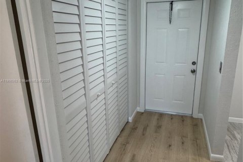 Copropriété à vendre à Margate, Floride: 2 chambres, 91.97 m2 № 1963182 - photo 6