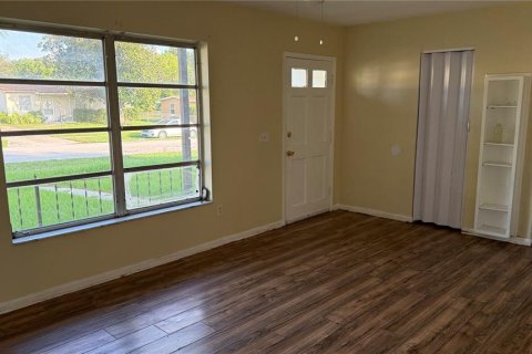 Casa en venta en Deltona, Florida, 2 dormitorios, 68.75 m2 № 1774860 - foto 4