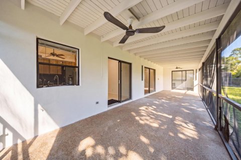 House in Tamarac, Florida 3 bedrooms, 198.44 sq.m. № 2190171 - photo 21