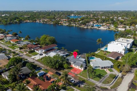 Дом в Майами, Флорида 3 спальни, 247.96м2 № 2048178