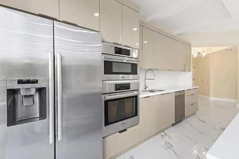 Condominio en venta en Aventura, Florida, 3 dormitorios, 169.08 m2 № 2171023 - foto 2
