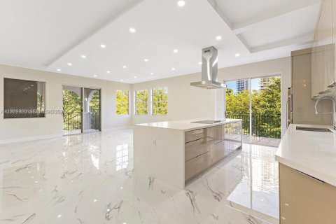 Condo à Aventura, Floride, 3 chambres  № 2171023