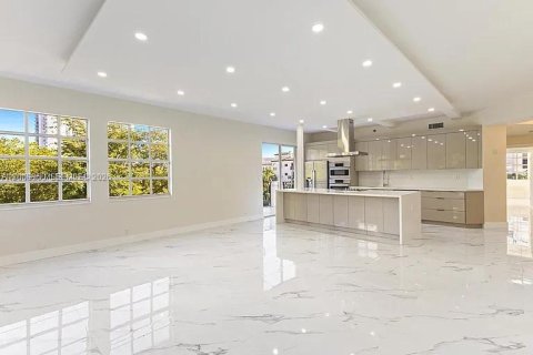 Condominio en venta en Aventura, Florida, 3 dormitorios, 169.08 m2 № 2171023 - foto 3