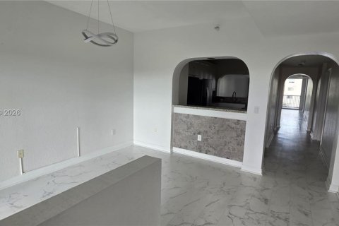 Купить кондоминиум в Дорал, Флорида 3 спальни, 181.16м2, № 2028400 - фото 6