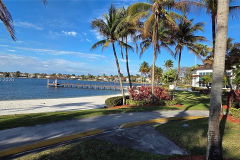 Купить кондоминиум в Дорал, Флорида 3 спальни, 181.16м2, № 2028400 - фото 27