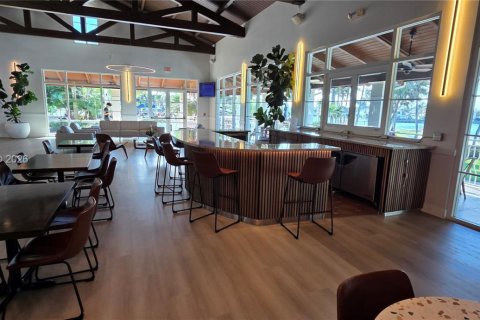 Купить кондоминиум в Дорал, Флорида 3 спальни, 181.16м2, № 2028400 - фото 24