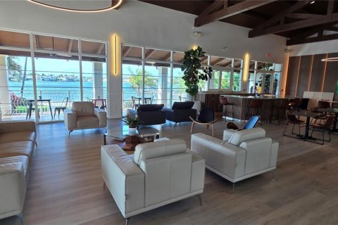 Купить кондоминиум в Дорал, Флорида 3 спальни, 181.16м2, № 2028400 - фото 22