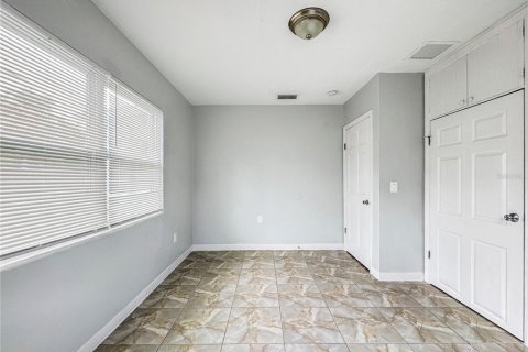 Villa ou maison à louer à New Port Richey, Floride: 2 chambres, 94.76 m2 № 2413682 - photo 9