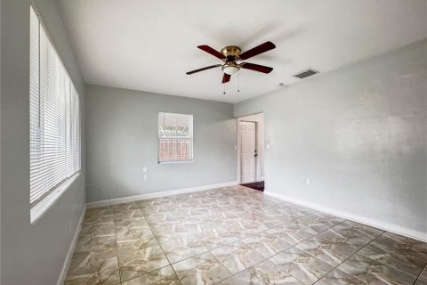Villa ou maison à louer à New Port Richey, Floride: 2 chambres, 94.76 m2 № 2413682 - photo 4