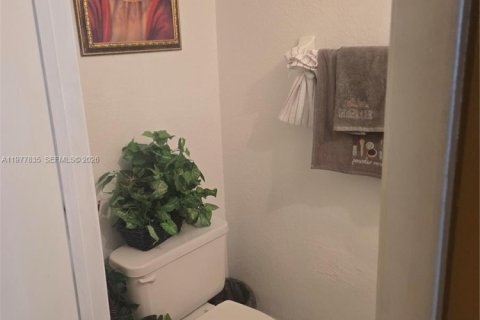 Townhouse in Pompano Beach, Florida 3 bedrooms, 120.31 sq.m. № 2044457 - photo 3