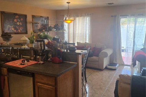 Townhouse in Pompano Beach, Florida 3 bedrooms, 120.31 sq.m. № 2044457 - photo 4