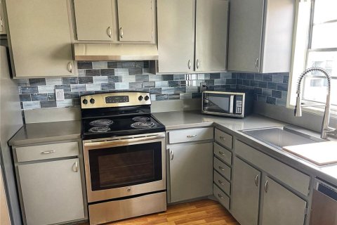 Condo in Tampa, Florida, 1 bedroom  № 2094928 - photo 14