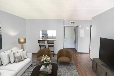 Condo in Tampa, Florida, 1 bedroom  № 2094928 - photo 8