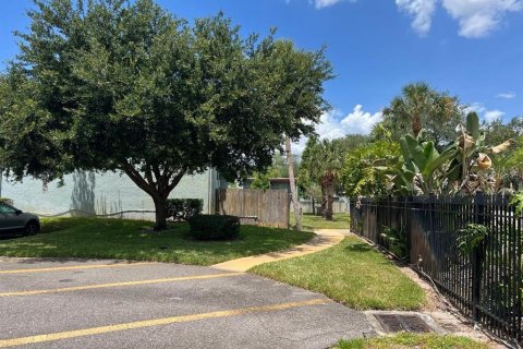 Condo in Tampa, Florida, 1 bedroom  № 2094928 - photo 6